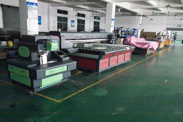 Китай Высокий принтер большого формата разрешения UV планшетный 2500x1300mm RICOH GEN4/GEN5 поставщик