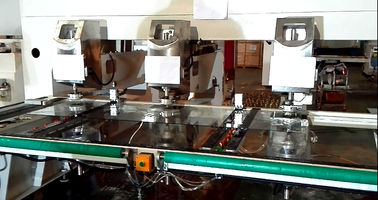 Китай Машина Мулти отверстия 3 бабок сверлильного станка сверля для стеклянной таблицы мебели поставщик
