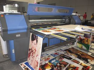 Китай Крен Faltbed индустрии Decration для того чтобы свернуть UV принтер, профессиональные оборудования печатания экрана цифров поставщик