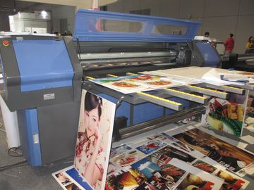 Принтер Faltbed крена Inkjet 1440 DPI UV с системой шагать высокой точности поставщик
